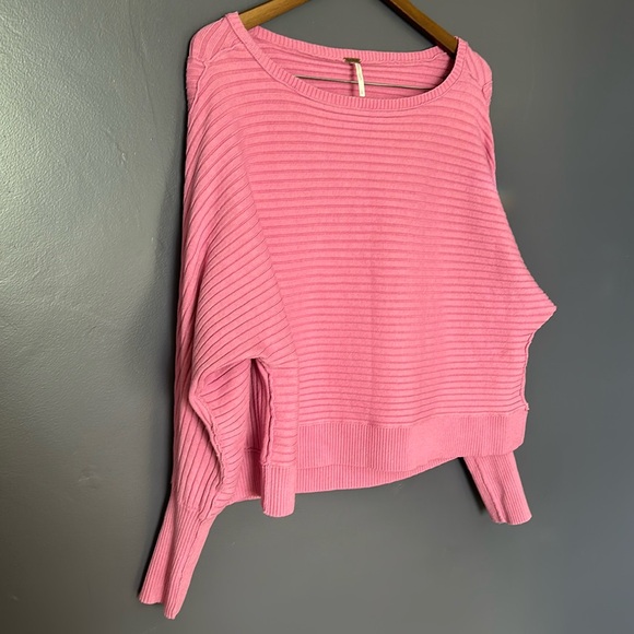 FREE PEOPLE Sublime Pullover Sugar Magnolia Loose Cropped Sweater EUC Size Large - Picture 3 of 7